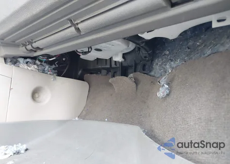 2015 Toyota Sienna Xle 8 Passenger z USA, uszkodzony, nr VIN 5TDYK3DC4FS560743